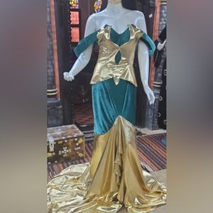 Brand new dresses 2 pieces with out tags and one of them size 6-8 other 10-12